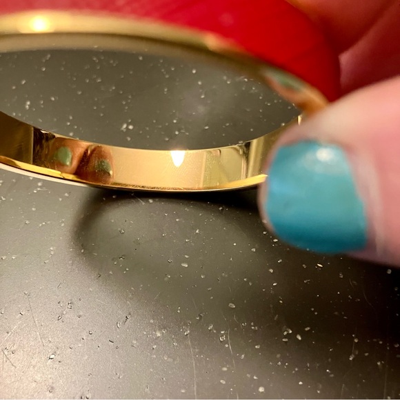 Tory Burch- Red Leather Inlay Gold 1/2” Hinge Bracelet. Like new condition. - Picture 5 of 12